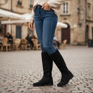 DARIA Women’s Black Suede Flat Riding Boots Zip Side Leather Size 8.5